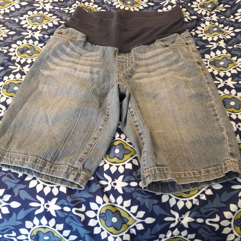 Motherhood Maternity shorts